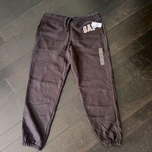 Gap black joggers NWT M